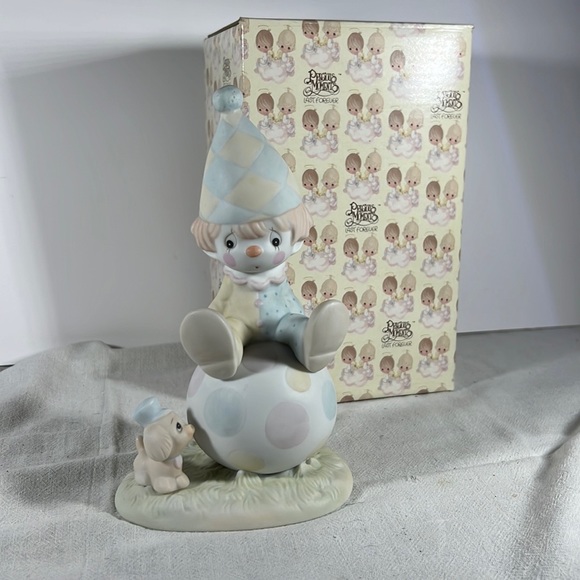 Precious Moments 1986 Clown Series Lord Keep Me On The Ball Figurine - Picture 1 of 3